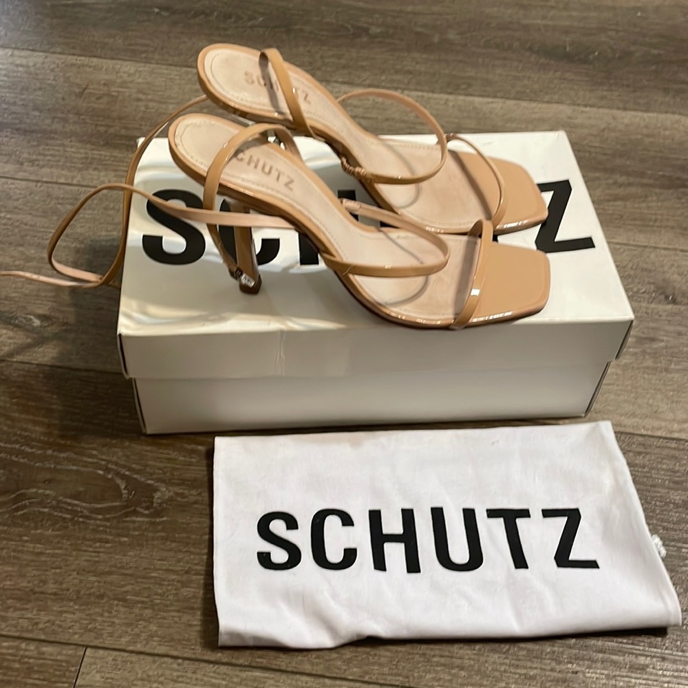 Honey Beige size 7.5